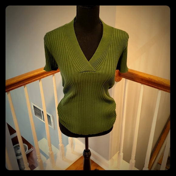 Sweater - Picture 1 of 4